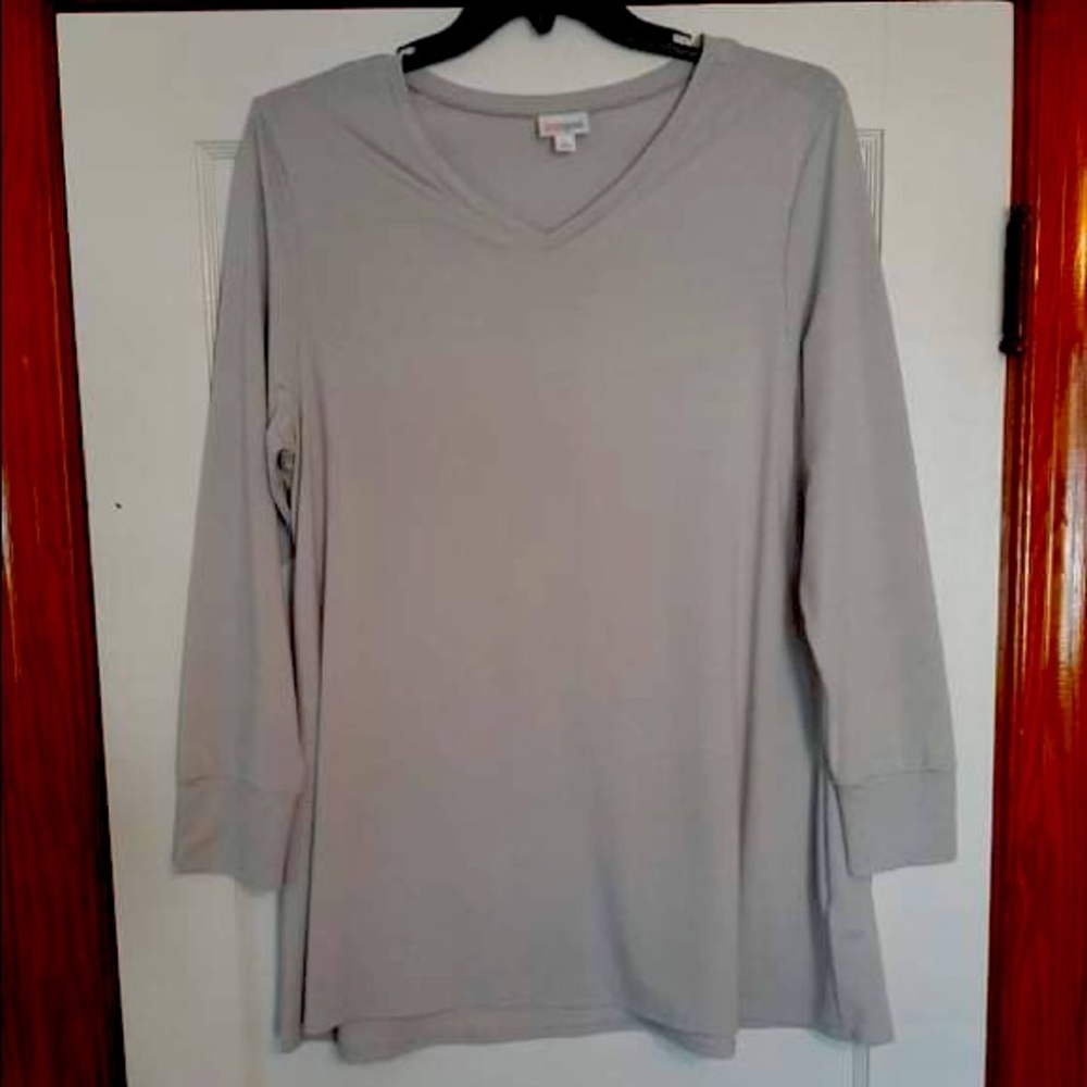 LuLaRoe Elizabeth tunic top